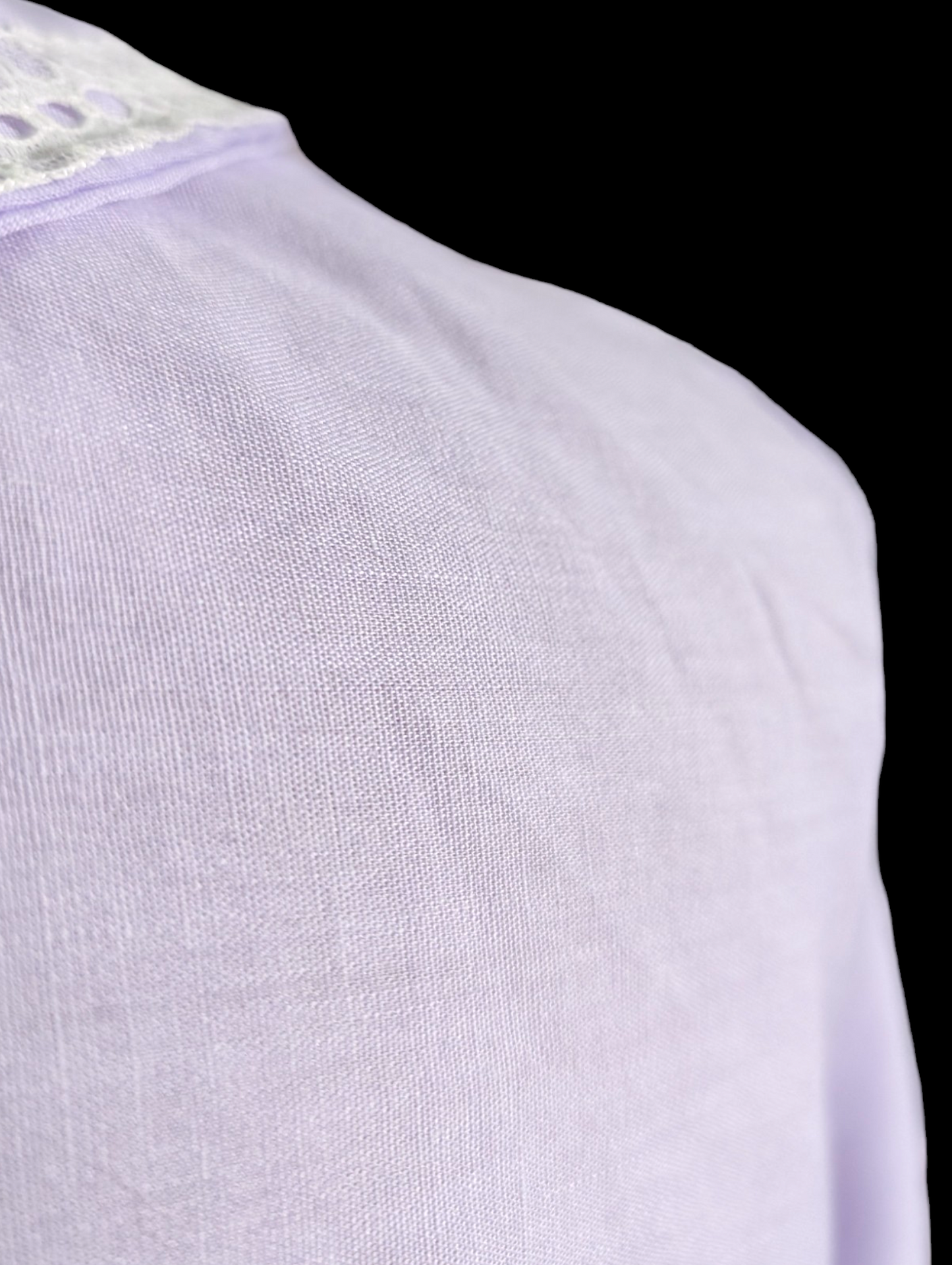 1970s Lavender Collared Night Shirt with Embroidered Flowers and Metal Button Snaps