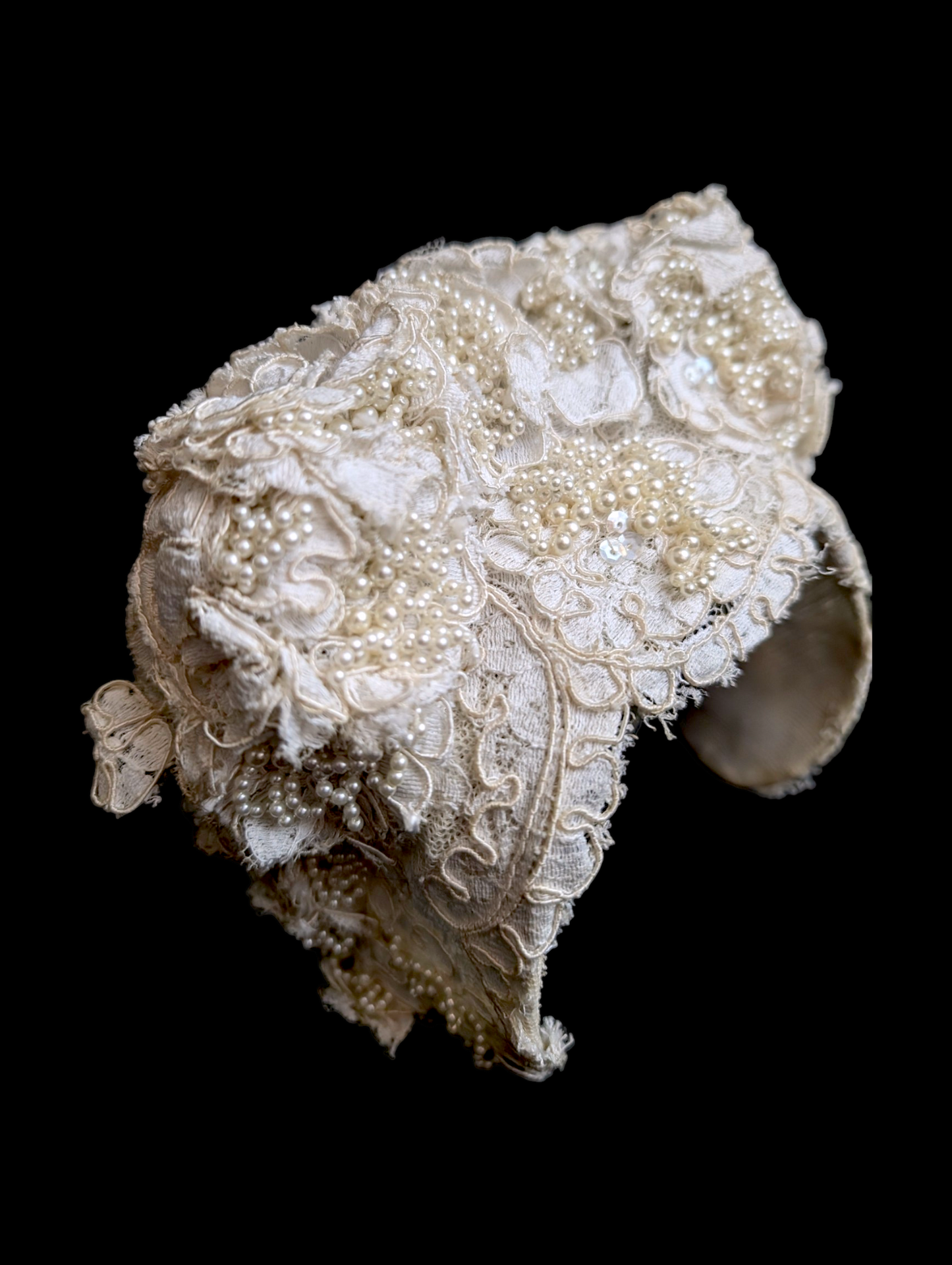 1950s - 1970s Priscilla of Boston Art Nouveau Lace and Pearl Structured Headpiece