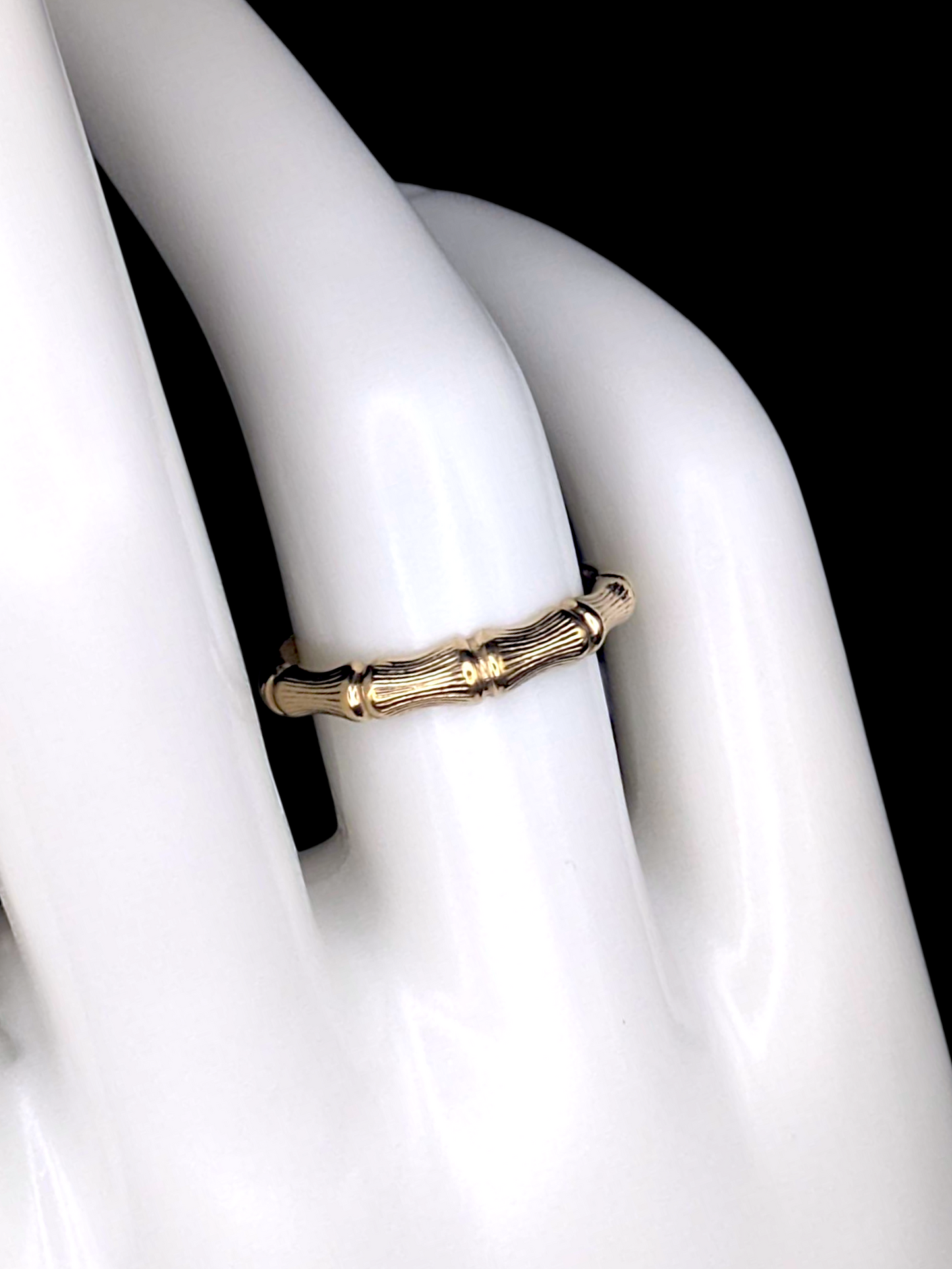 Vintage Avon Dainty Textured Bamboo Yellow Gold Toned Band Ring