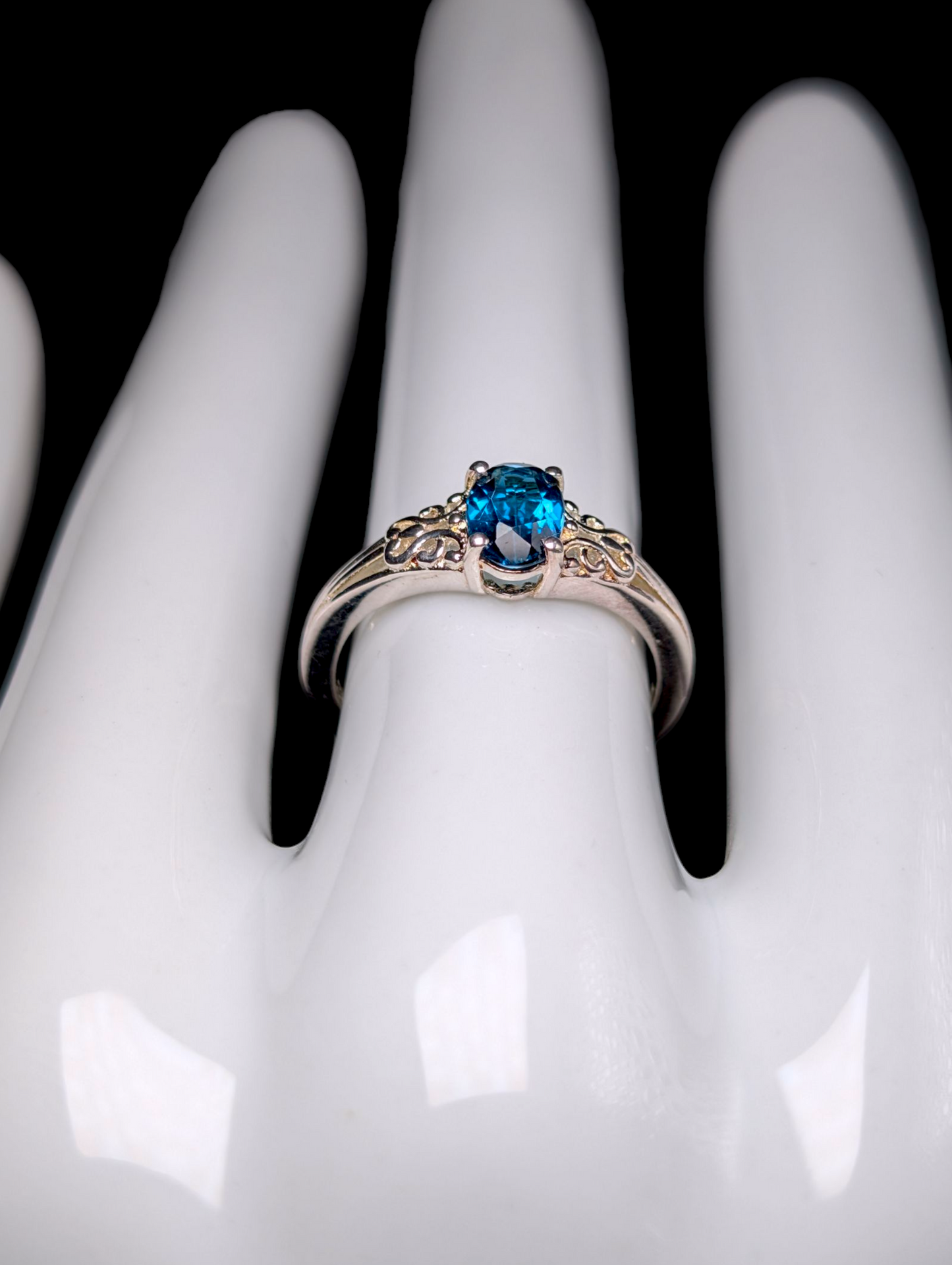 Vintage Dainty Oval Solitaire Genuine London Blue Topaz Sterling Silver Filigree Ring