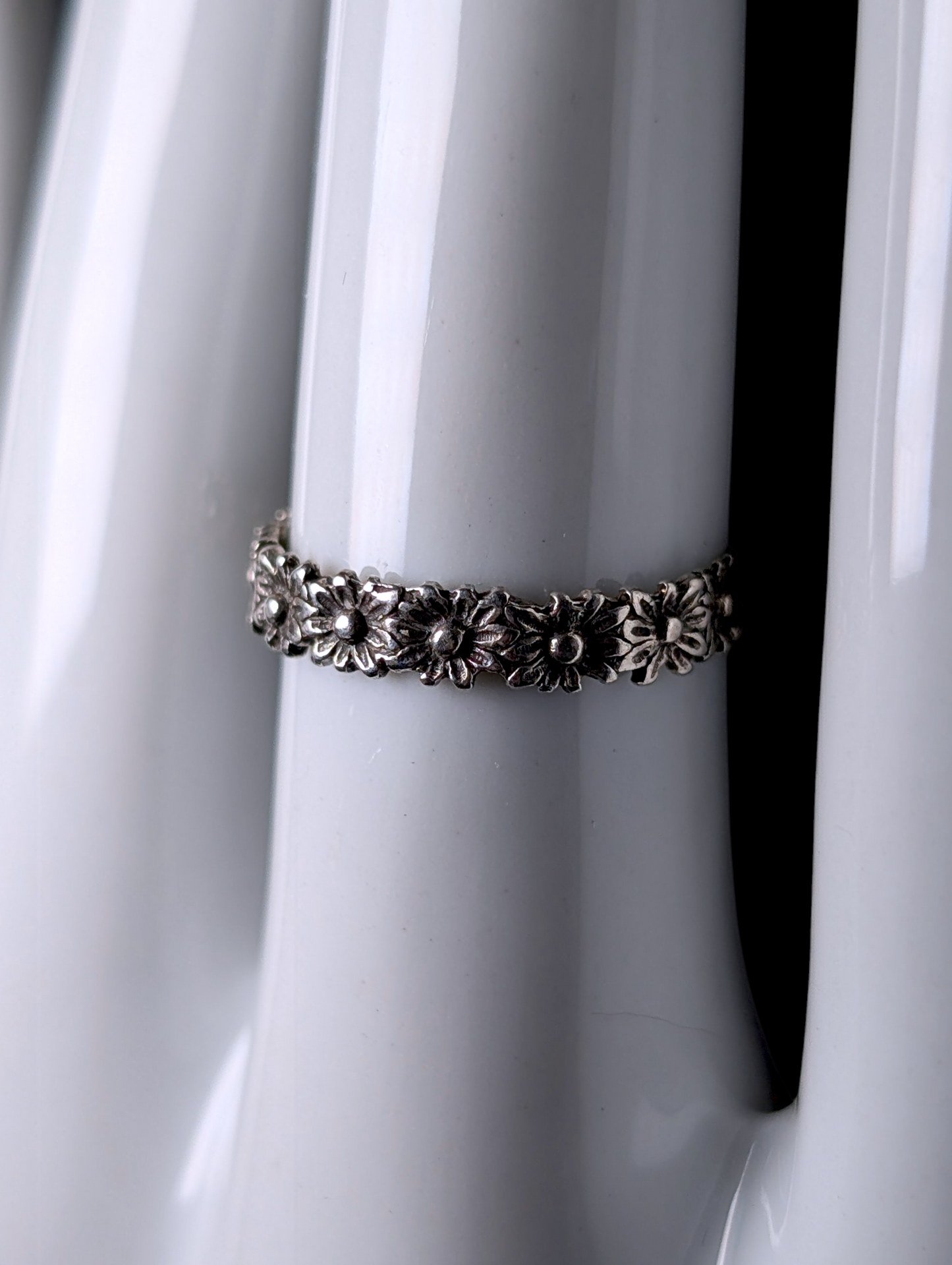 Vintage Dainty Daisy Flower Sterling Silver Band Stackable Ring