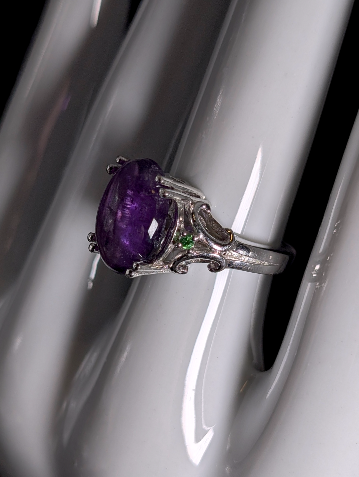 Vintage Karis Cabochon Cut Genuine Amethyst Solitaire with Peridot Accent Stones Sterling Silver Ring
