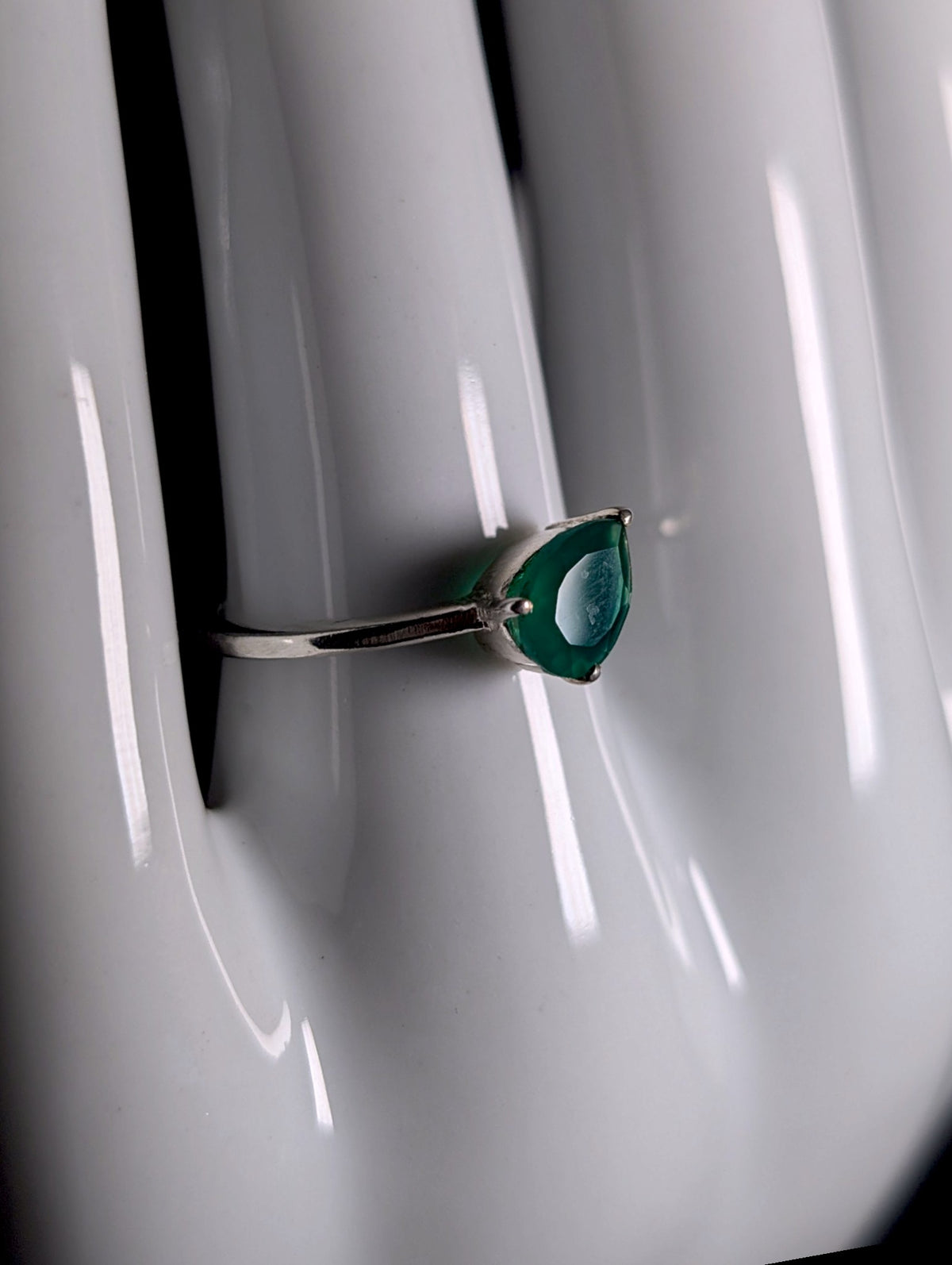 Vintage Pear Cut Genuine Emerald Green Onyx Solitaire Sterling Silver Stackable Ring