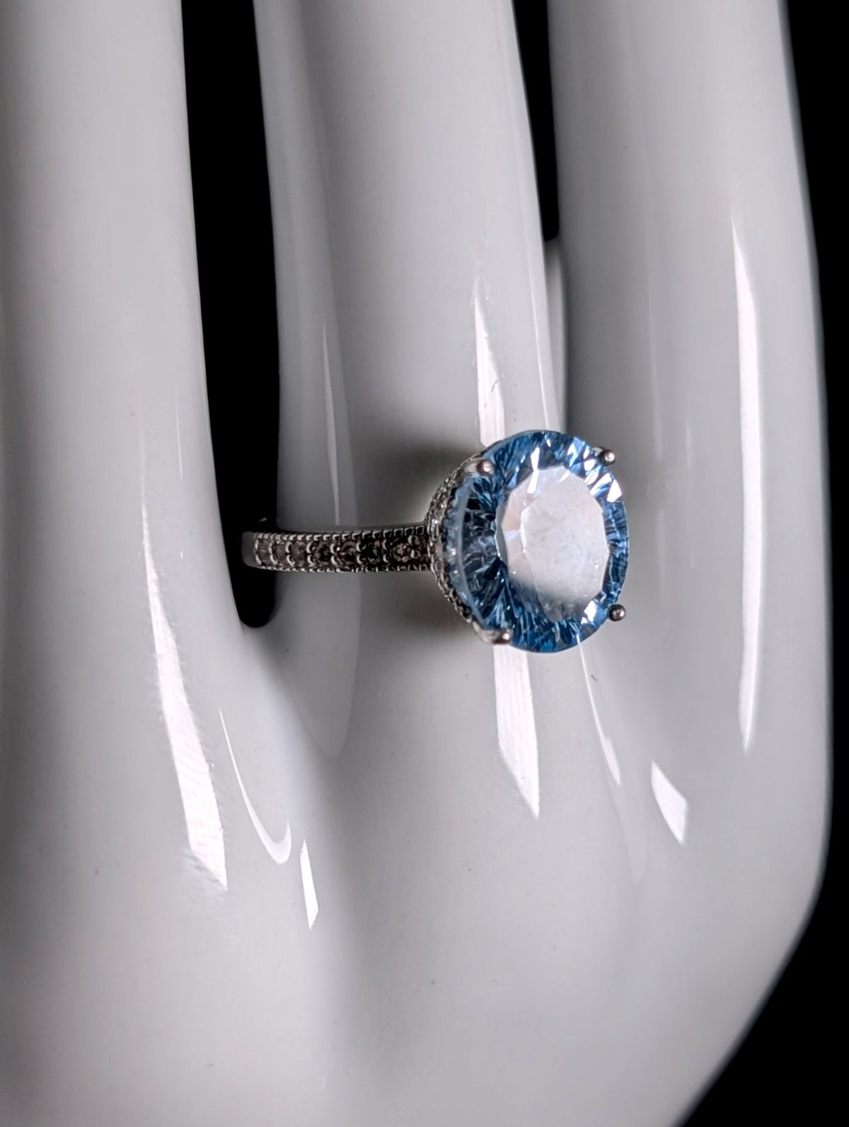Vintage Oval Cut 5+ Carat Genuine Swiss Blue and White Topaz Solitaire Sterling Silver Ring