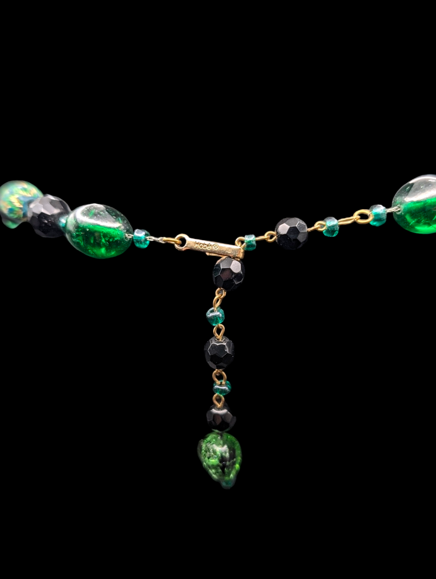 1950s - 1970s Rare Green Wooden Carved Bead Hobe' Necklace