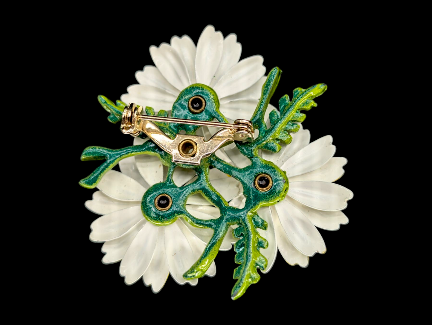 1960s Enamel Coated White and Yellow Daisy Flower Bouquet Brooch Pin