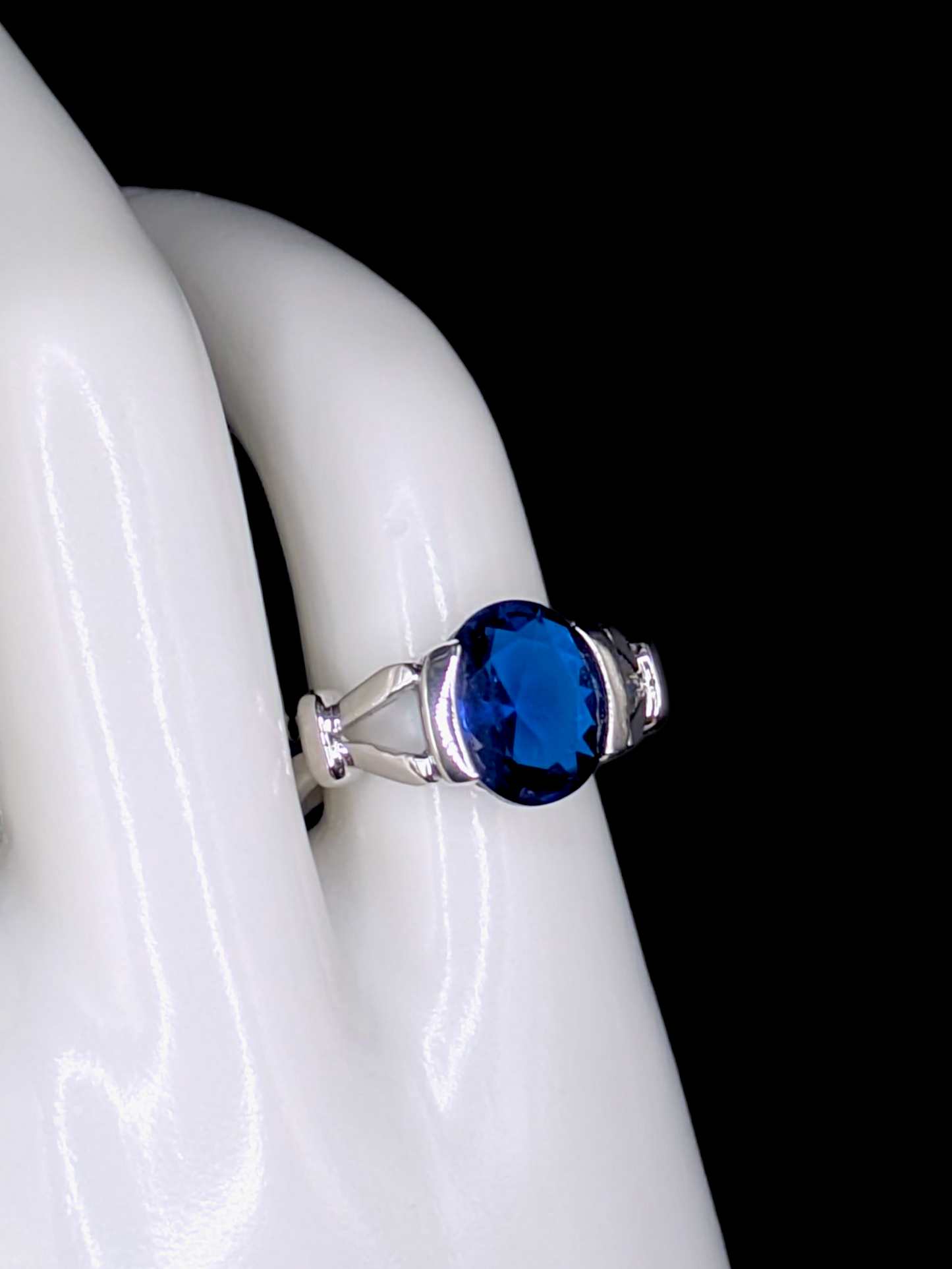 Vintage Inspired Oval Cut Simulated Blue Sapphire Solitaire Silver Toned Ring