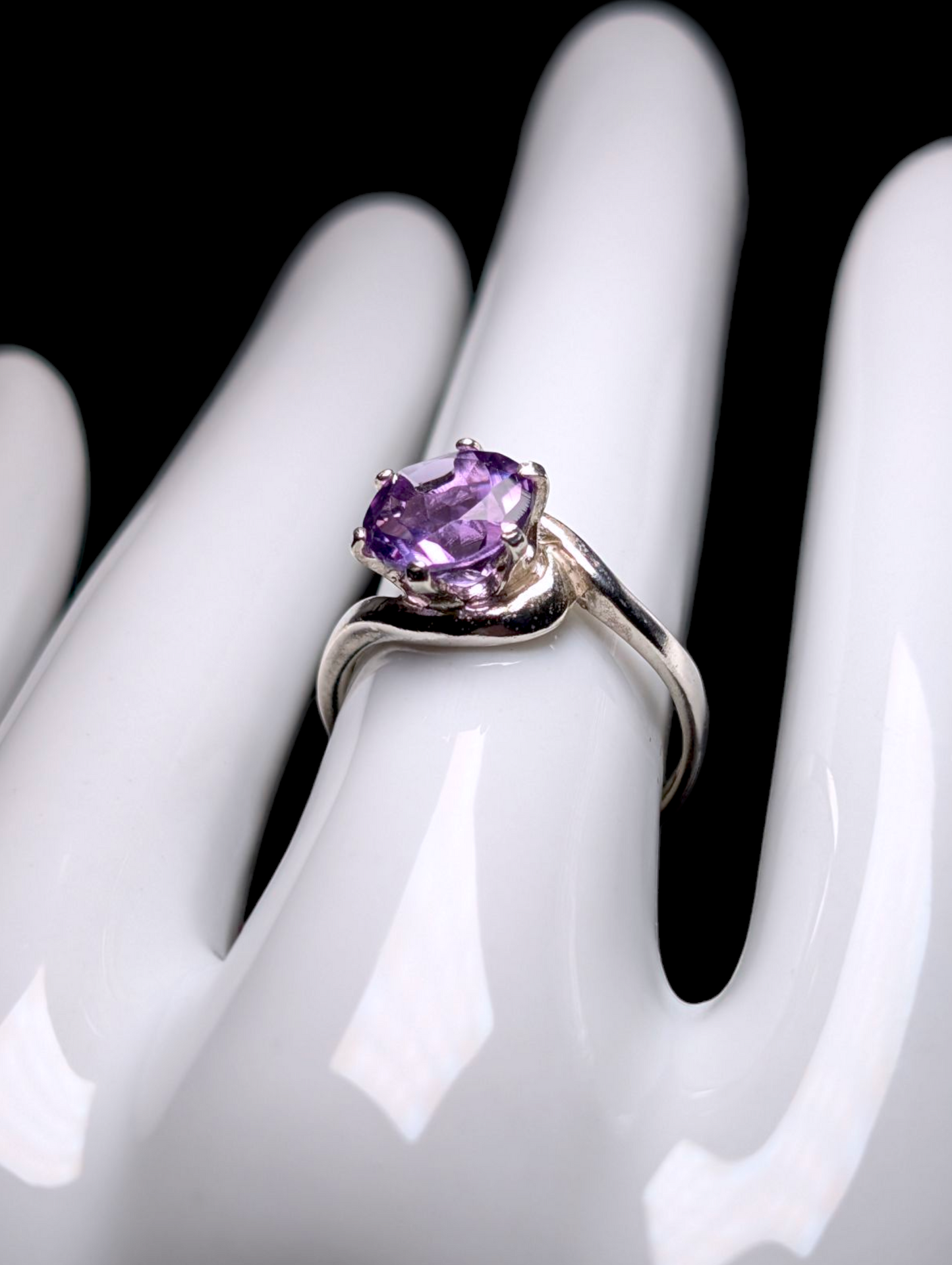 Vintage Crossover Round Cut Genuine Purple Amethyst Solitaire Sterling Silver Ring