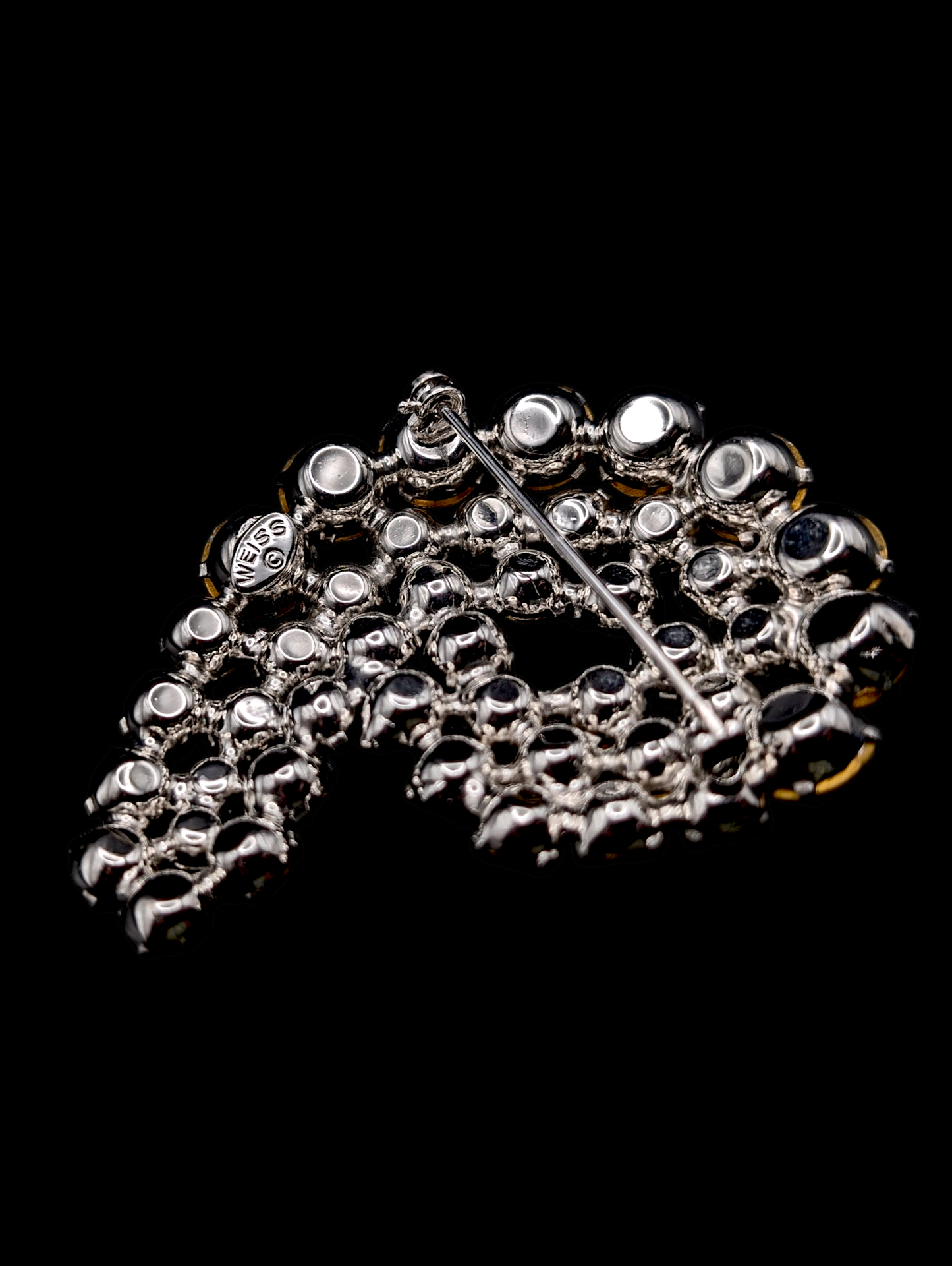 1950s - 1970s Weiss Large Dazzling Crystal Rhinestone Sparkling Silver Swirl Brooch Pin