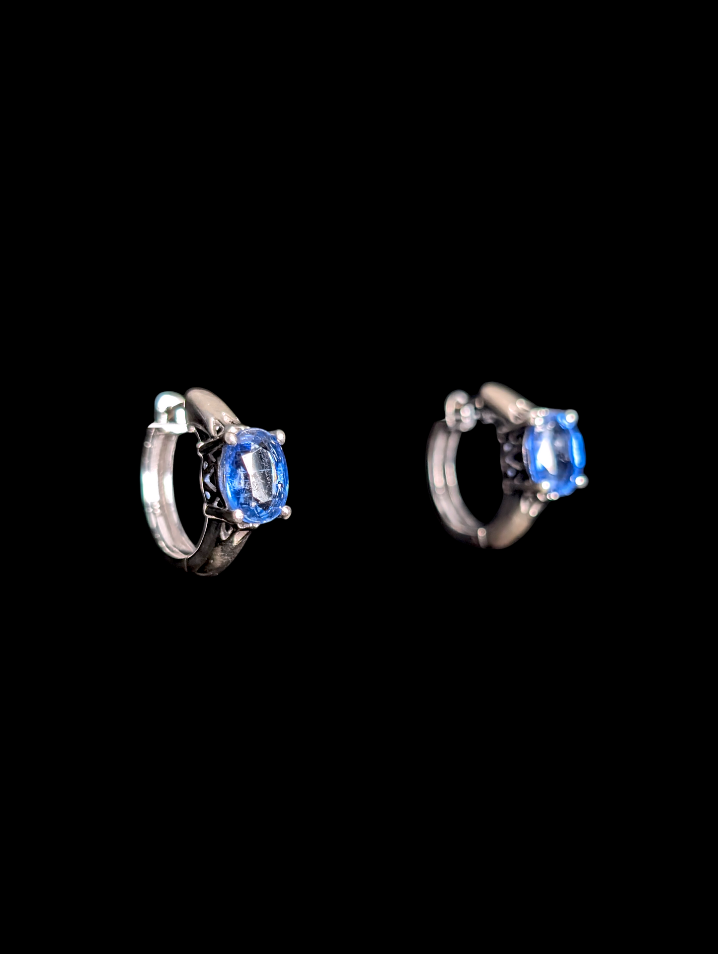 Vintage Genuine Cornflower Blue Sapphire Sterling Silver Hoop Huggie Hinged Wingback Earrings
