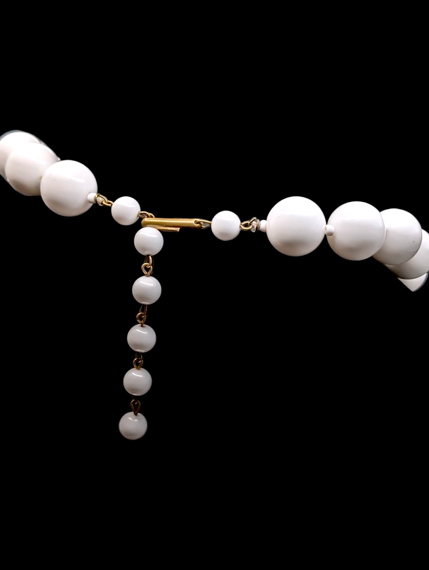 1950s Mod Large White Beaded Classic Choker Necklace