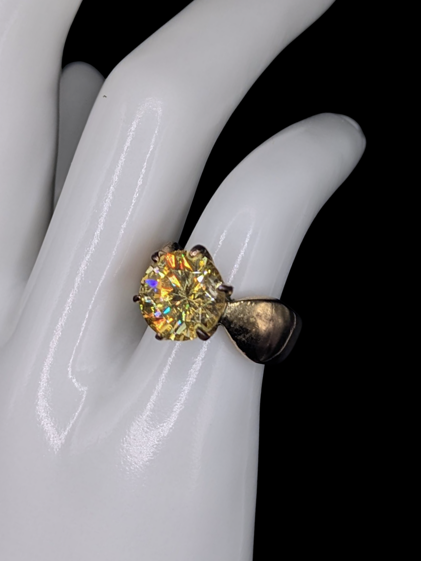 Vintage Round Brilliant Cut Simulated Yellow Diamond Solitaire Gold Toned Statement Ring