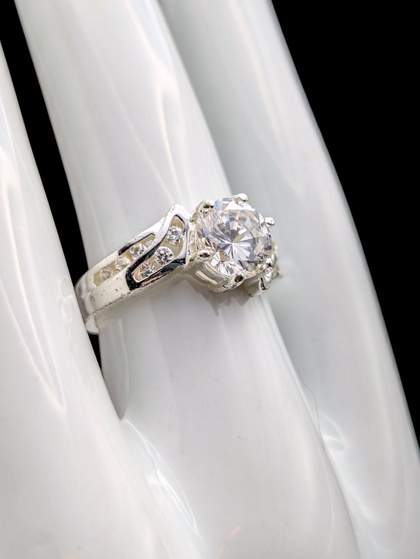Vintage Solitaire Crossover Simulated Diamond Silver Vacation Ring