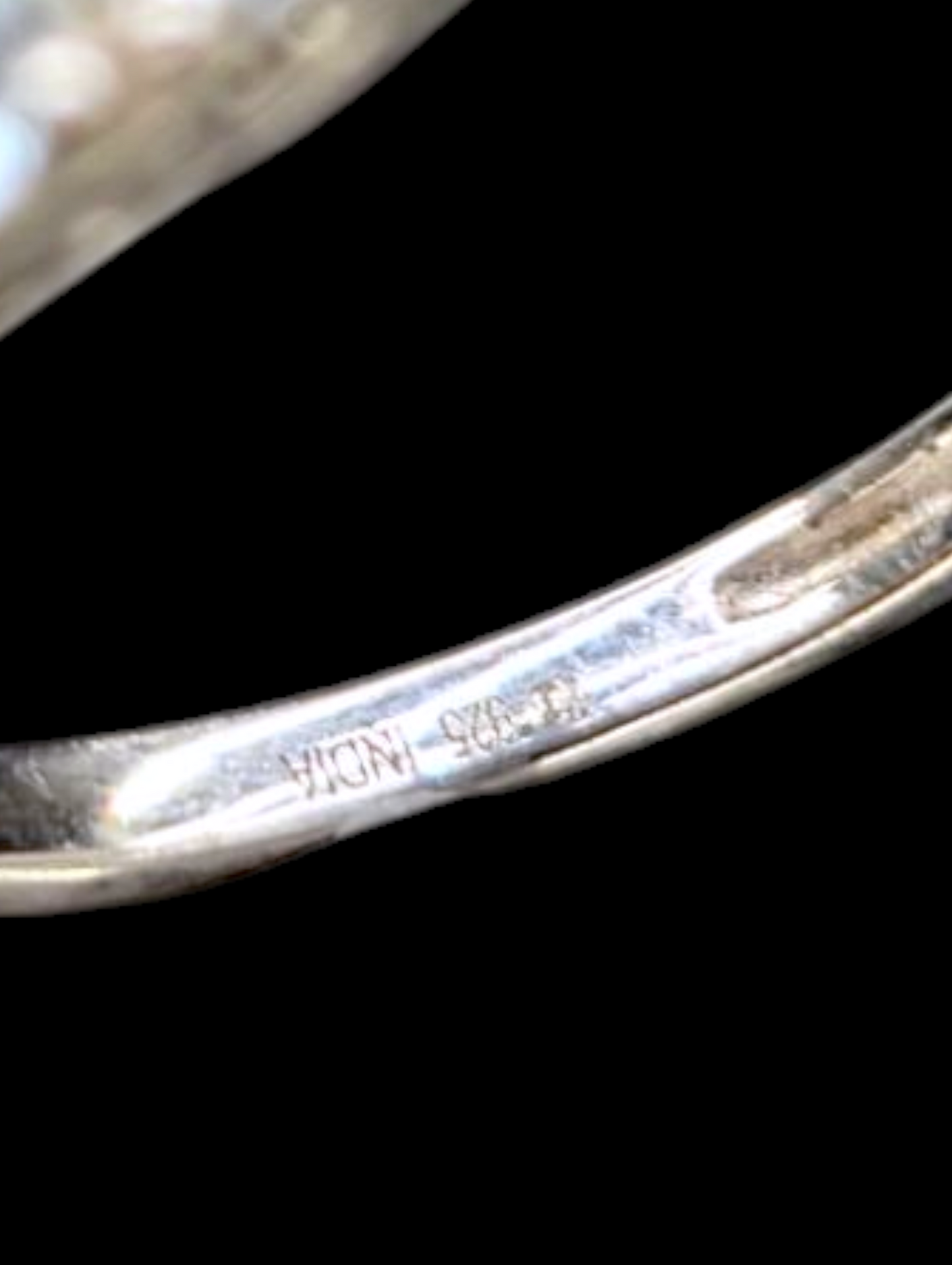 Vintage Stackable Curved Genuine Sky Blue Topaz Round Cut V Shaped Sterling Silver Band Ring