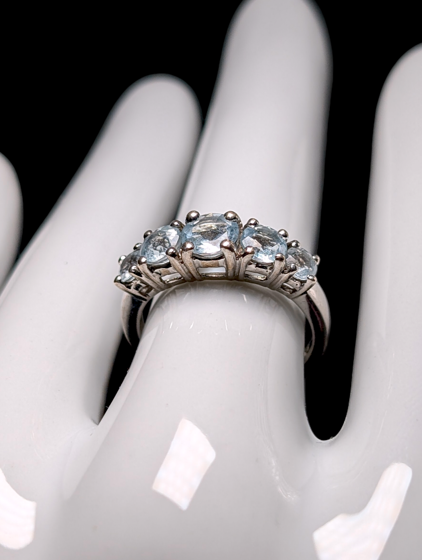 Vintage Graduating Round Cut Genuine Aquamarine Sterling Silver Band Ring