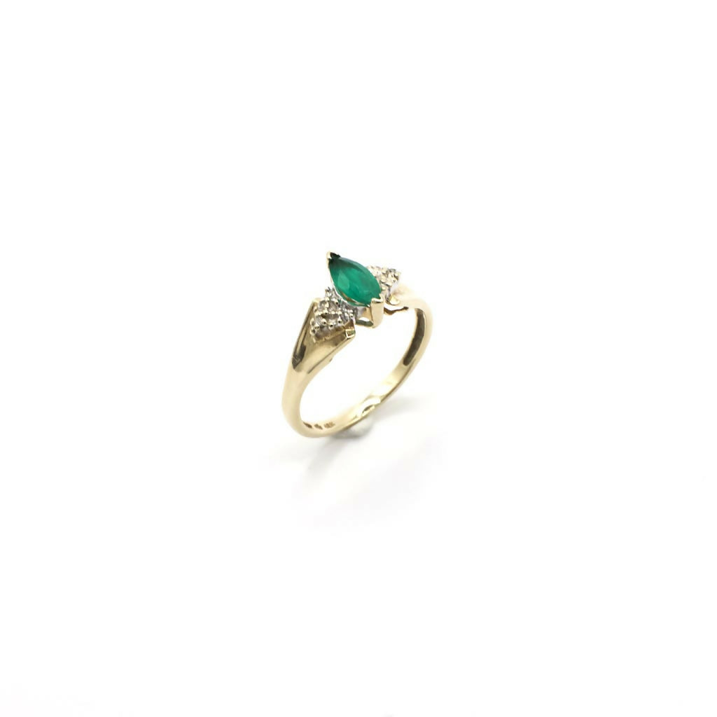 Vintage 14K Yellow Gold and Genuine Diamond and Emerald Ring