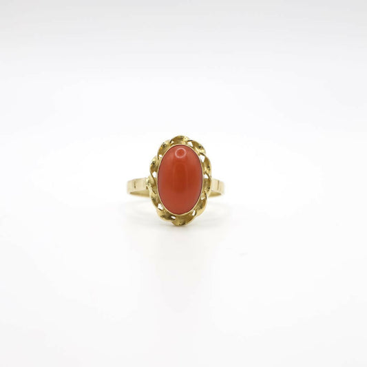 Vintage Genuine Coral and 18K Yellow Gold Ring