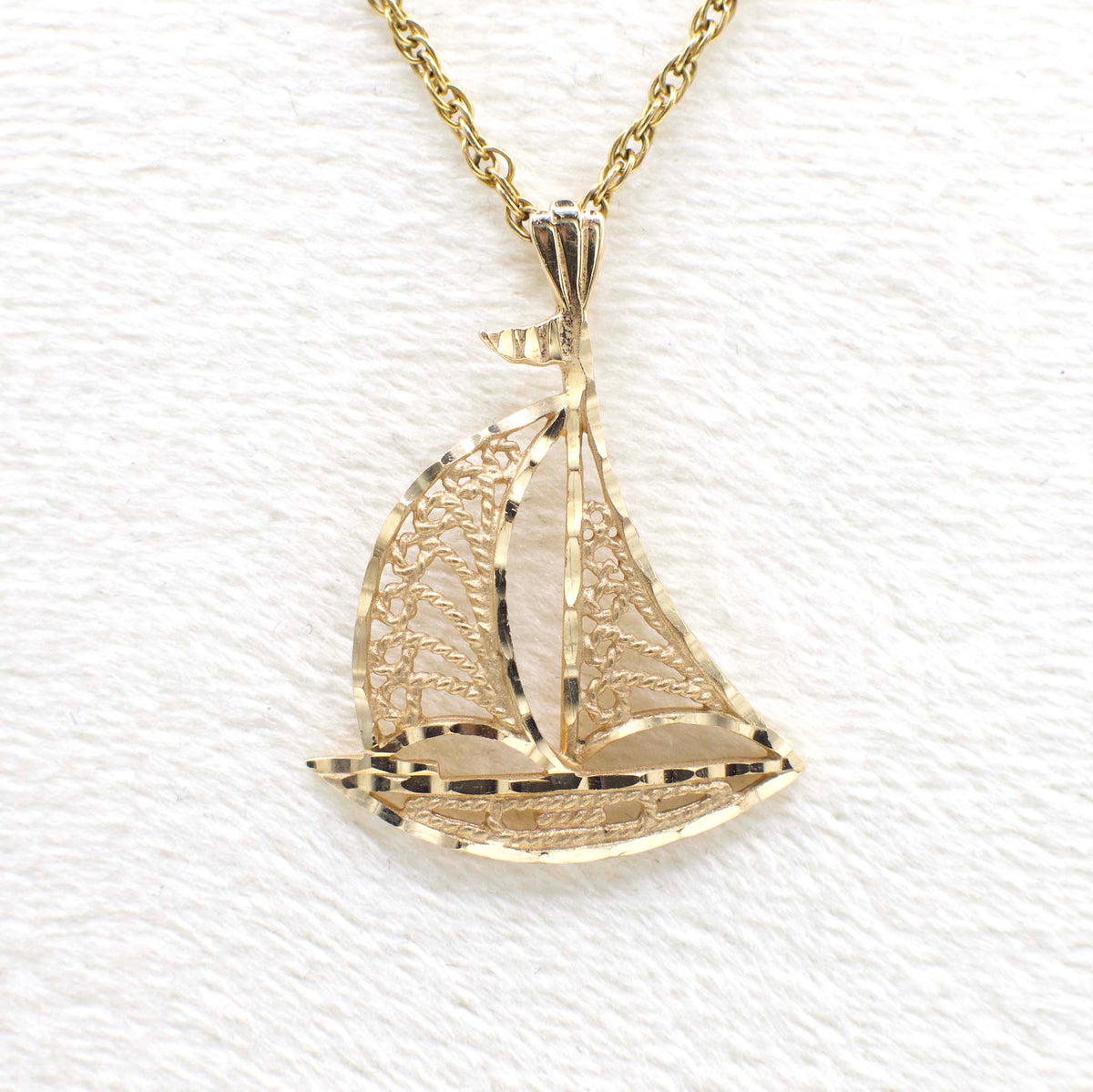 Vintage 14K Solid Yellow Gold Filigree Sailboat Pendant
