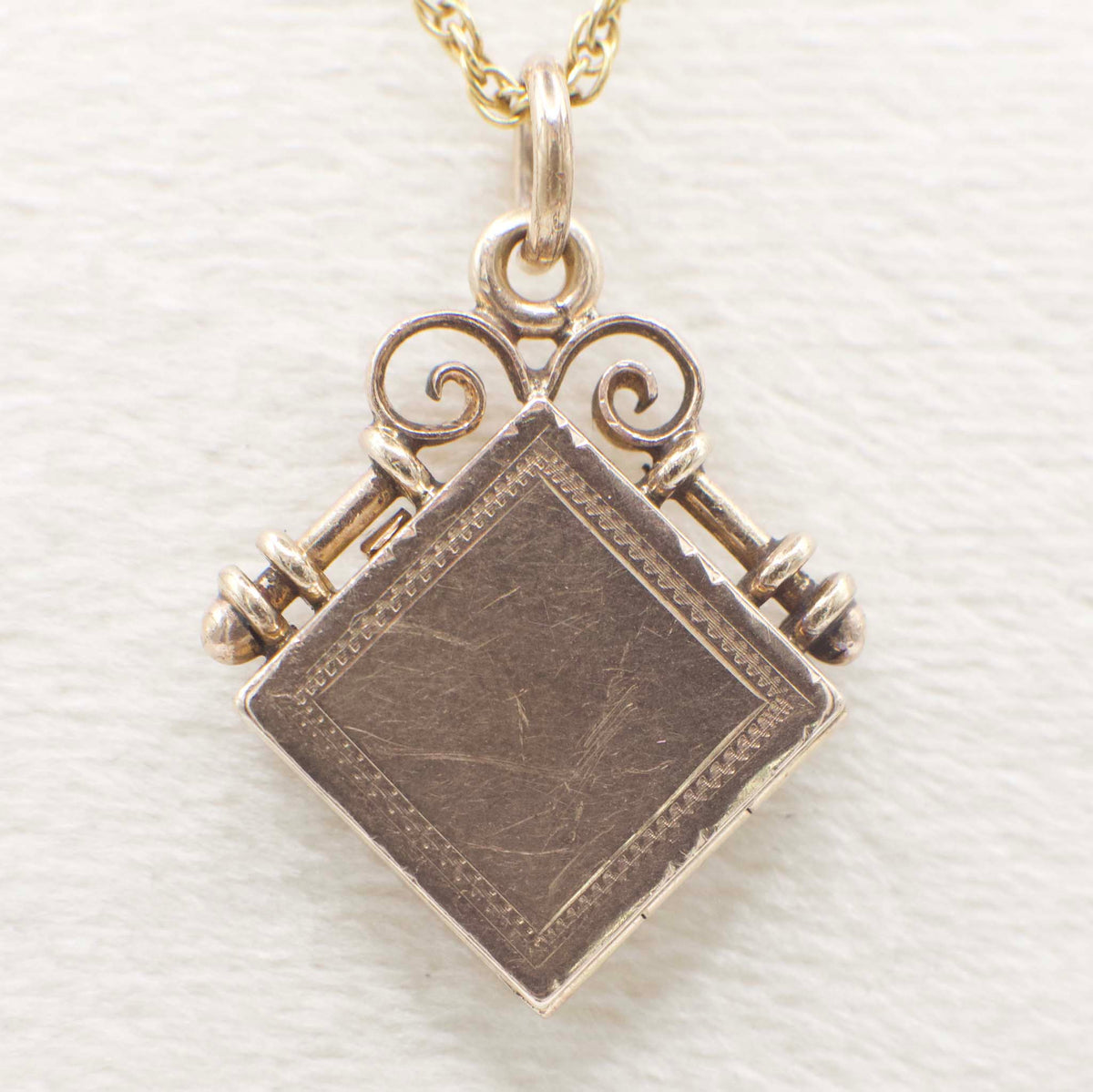 Antique Wightman & Hough Co. Circa 1890 Victorian 12K Gold Filled Album Locket