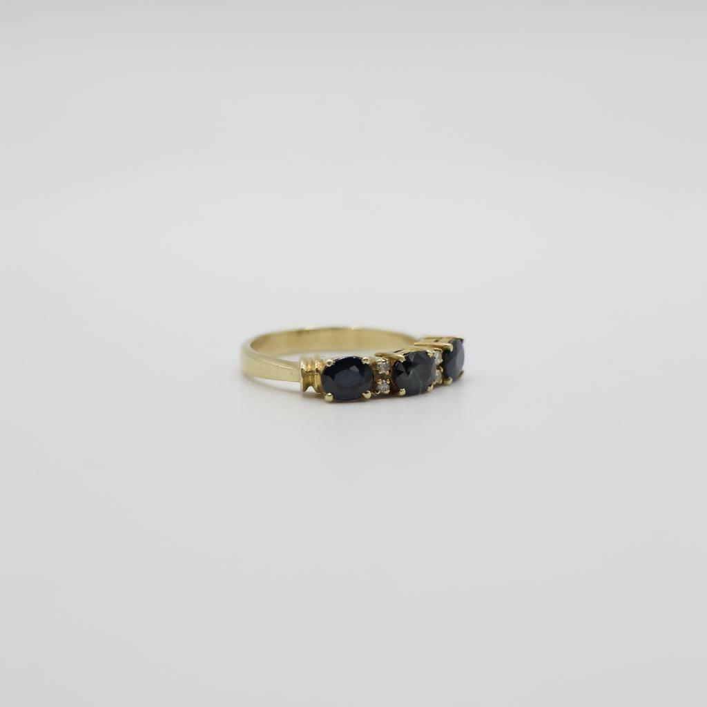 Vintage Genuine Diamond and Sapphire Ring In 14K Yellow Gold