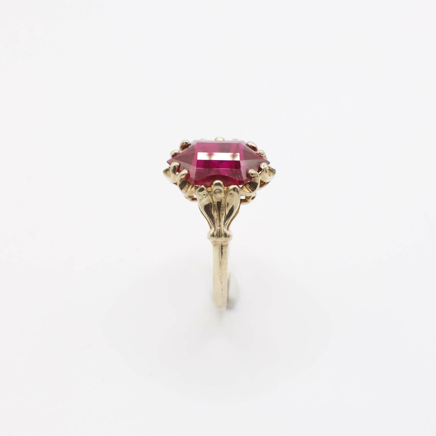 Vintage Genuine Pink Sapphire Ring In 10K Yellow Gold