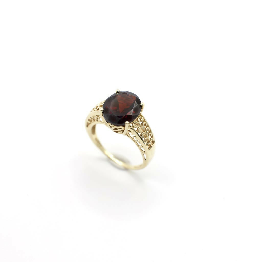 Vintage Garnet and 10K Gold Filigree Ring