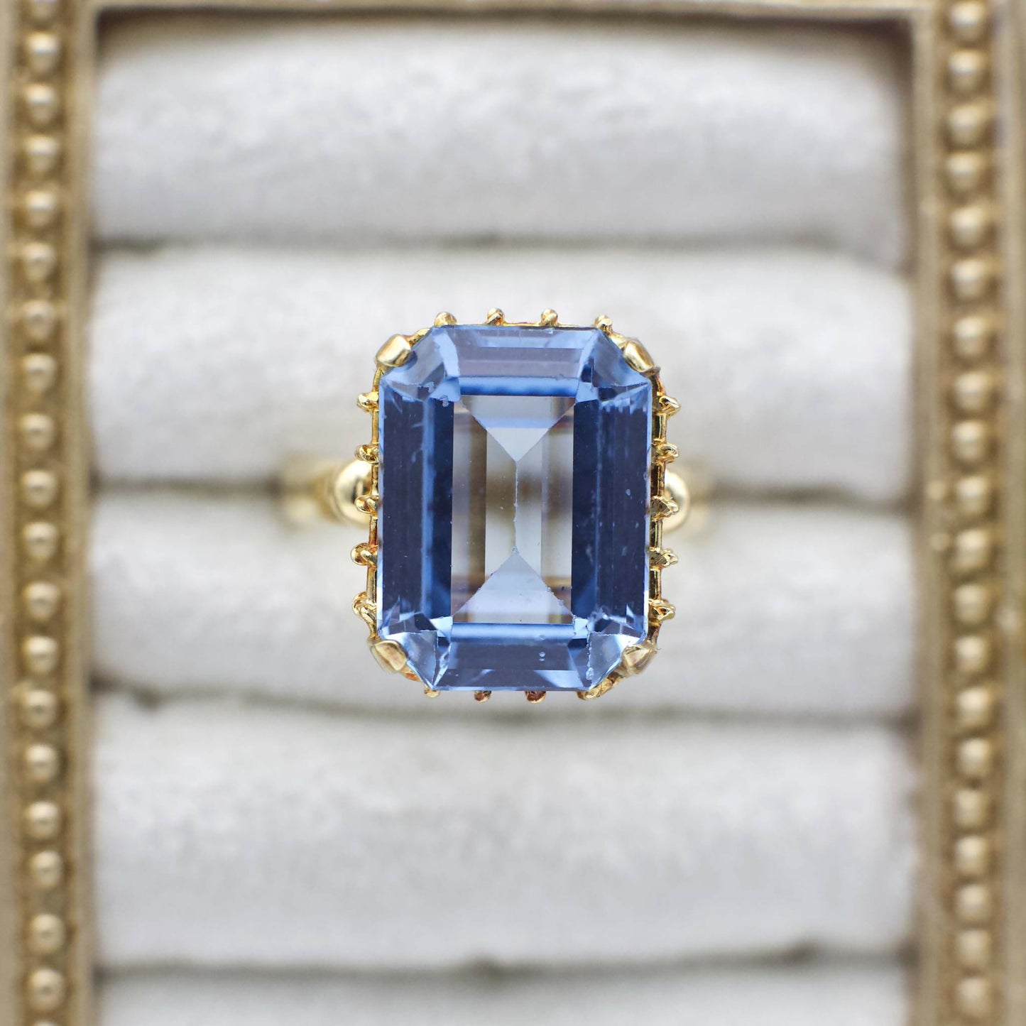 Vintage Blue Spinel Cocktail Ring In Solid 18K Yellow Gold
