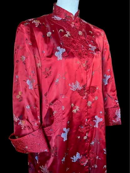 1950s Mid-Century Modern Longevity Red High Quality Satin Silk Floral Quilted Chinese House Dress Robe