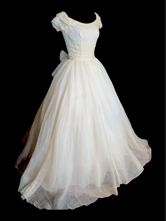1952 Designer 'Marie of Pandora' Silk Chiffon Short Sleeve Wedding Dress