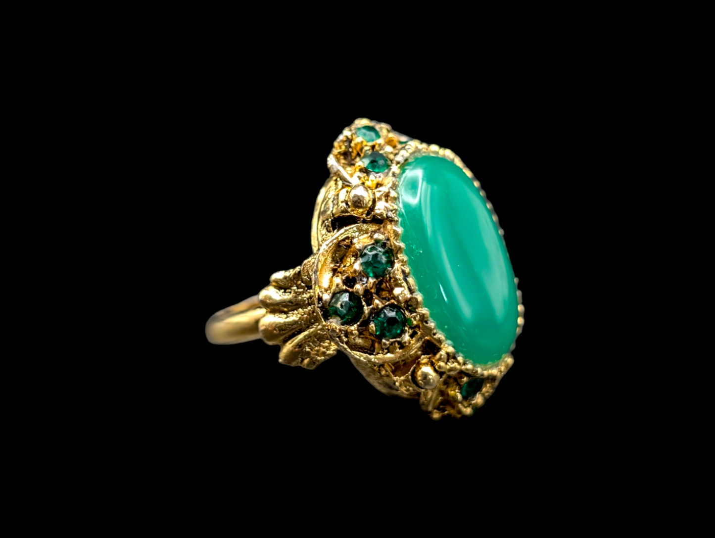 Vintage Simulated Chrysoprase Emerald Green Cocktail Statement Ring with Gold Filigree and Rhinestones