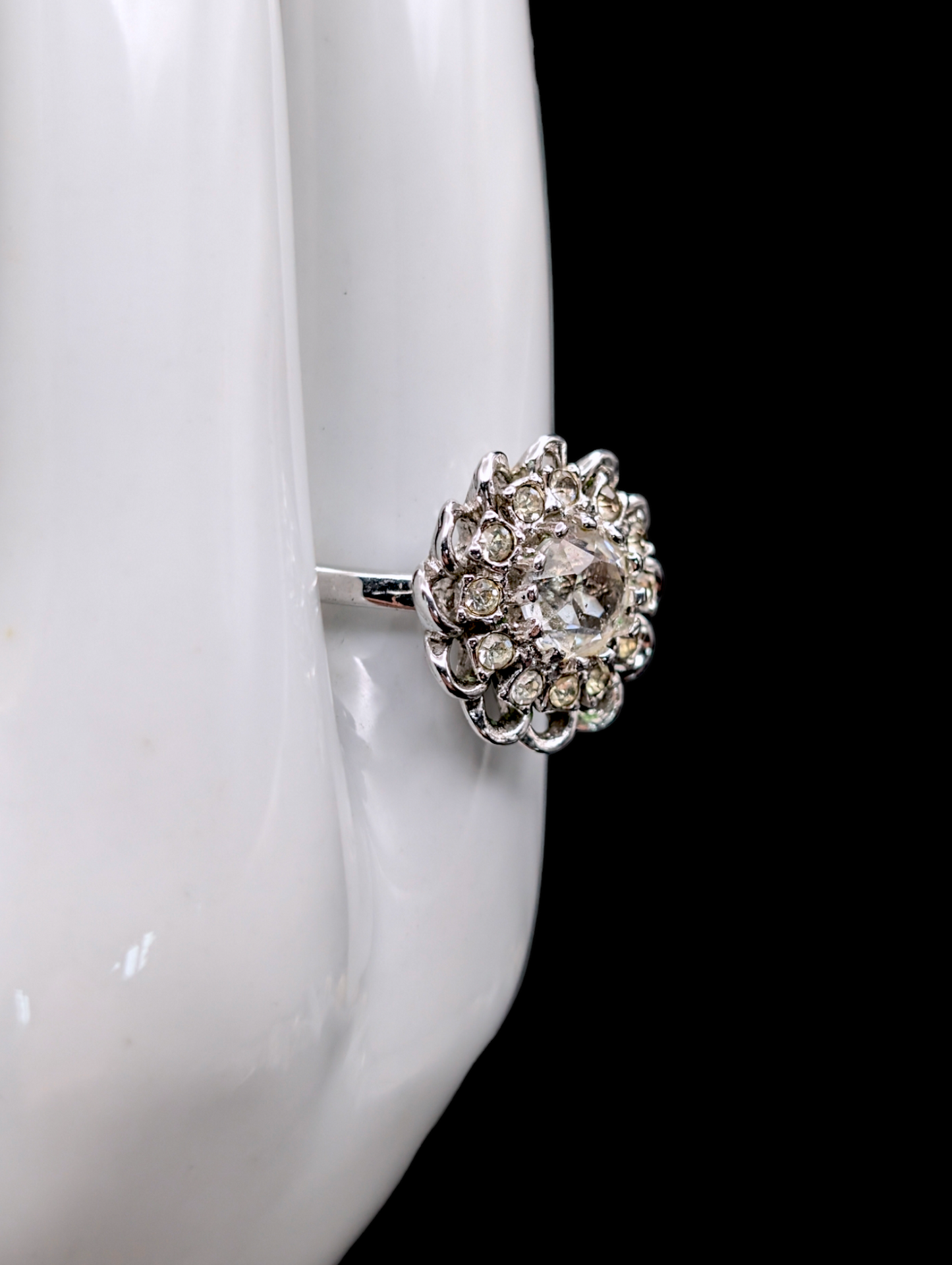 Vintage 18k HGE Cluster Cubic Zirconia Uncas Cocktail Ring