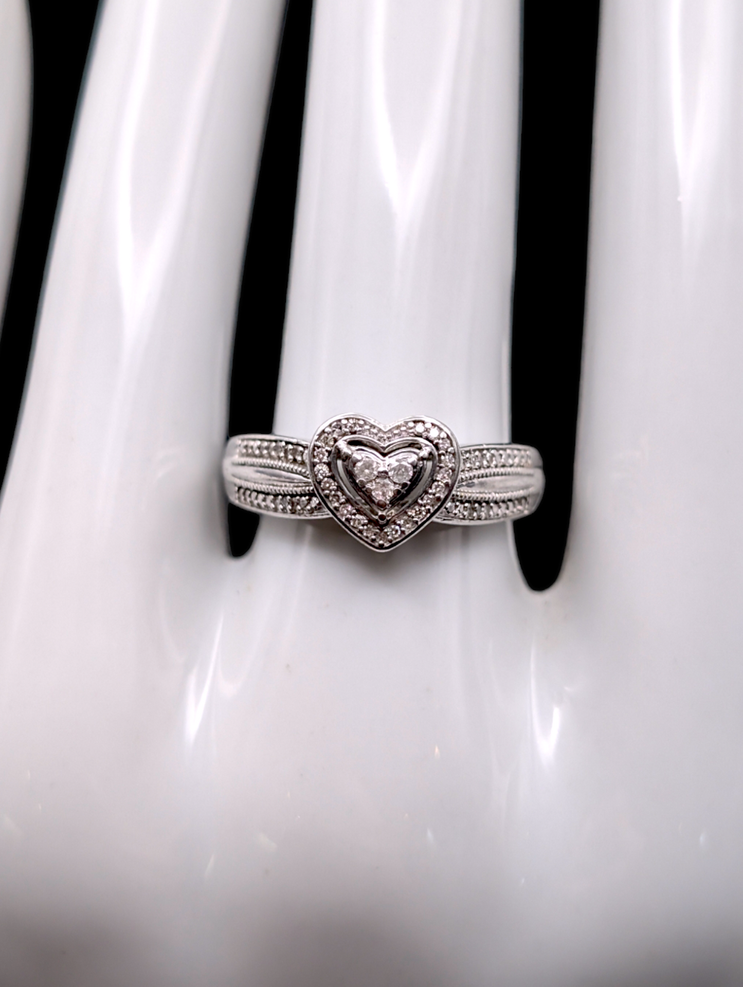 Vintage Genuine Diamond Heart Shaped Cluster 925 Silver Ring