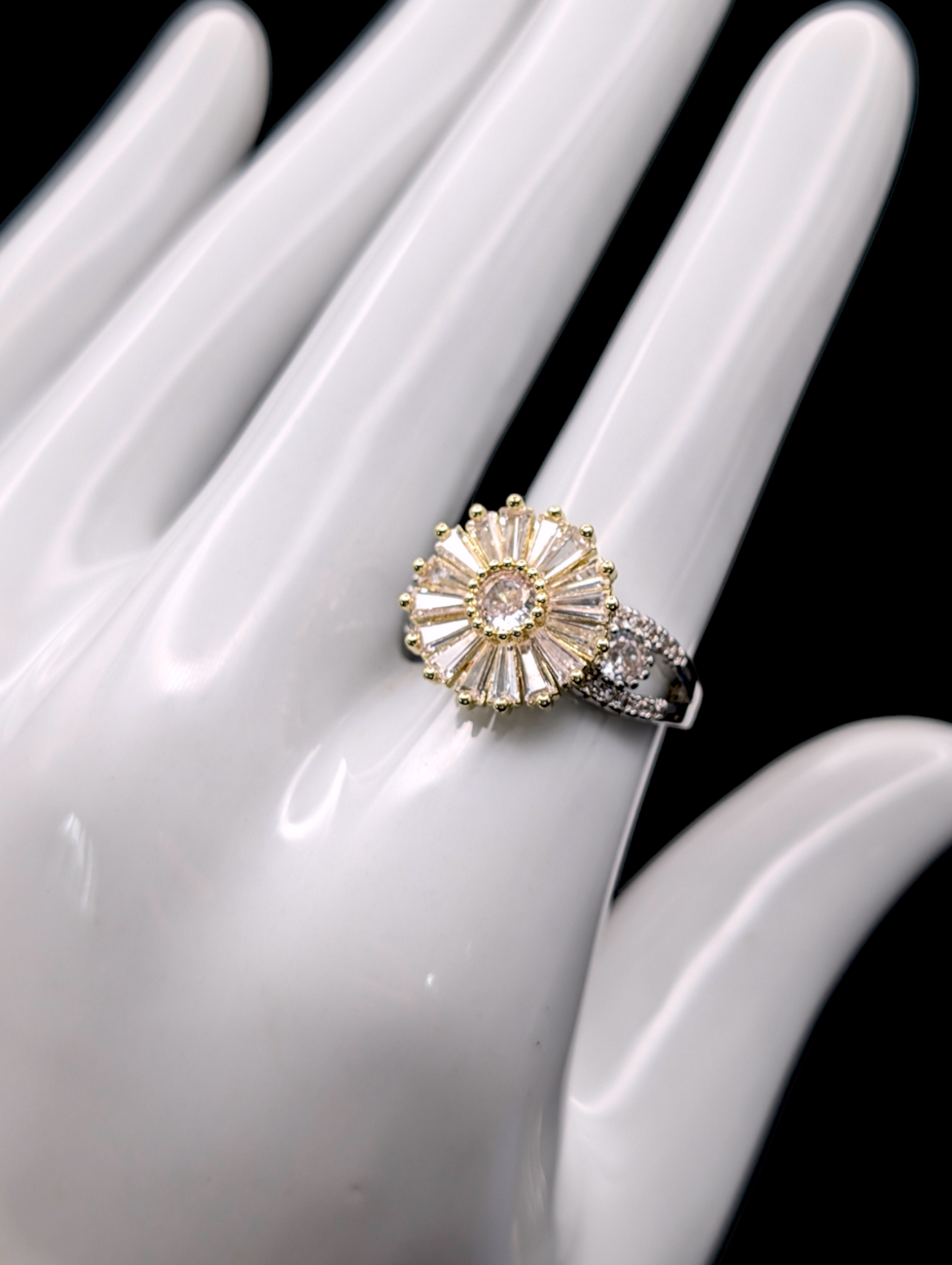 Vintage Art Deco Inspired Simulated Diamond Starburst Staggered Cocktail Ring