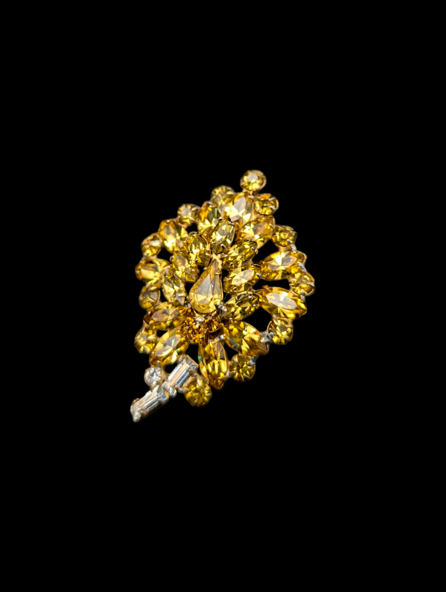 1950s - 1960s Mid-century Modern Open Back Crystal Rhinestone Canary Yellow and Honey Topaz Leaf Brooch Pin Pendant