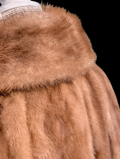 1950s-1970s Schiaparelli Designer Golden Mink Fur Coat with Oversized Collar and Cuffed Sleeves