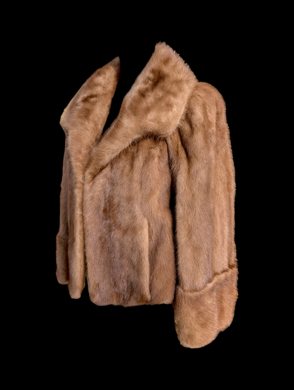 1950s-1970s Schiaparelli Designer Golden Mink Fur Coat with Oversized Collar and Cuffed Sleeves