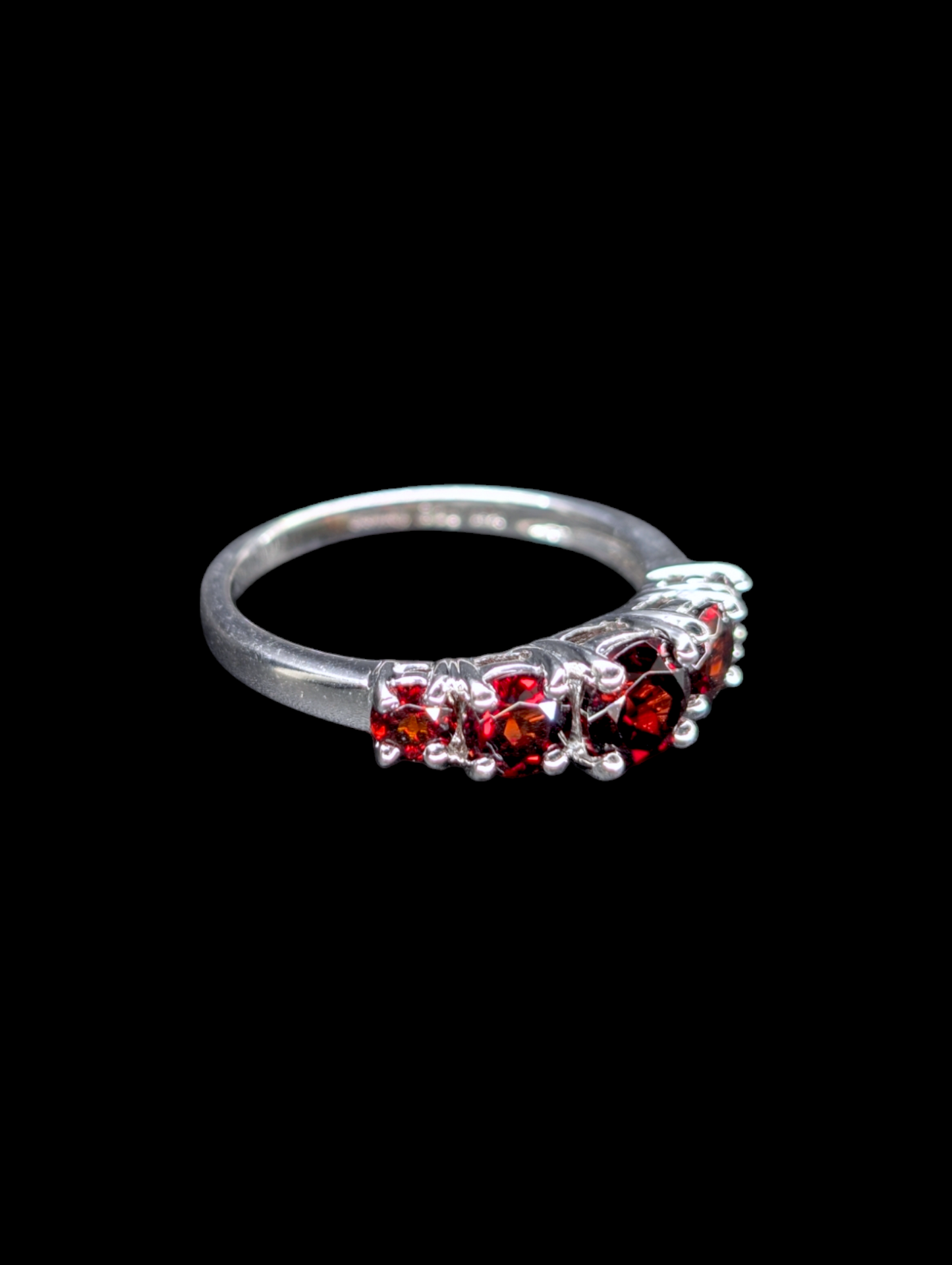 Vintage Graduating Genuine Red Garnet Sterling Silver Band 925 Ring