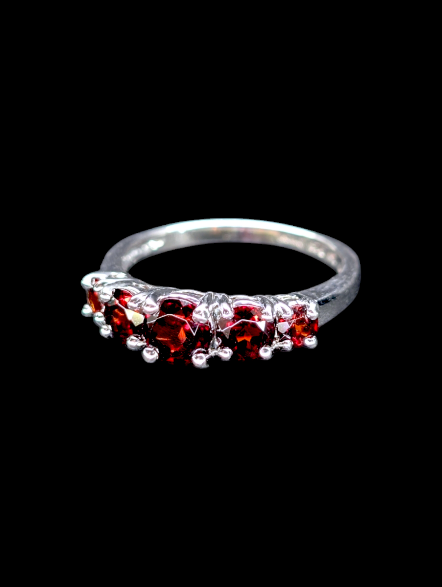 Vintage Graduating Genuine Red Garnet Sterling Silver Band 925 Ring