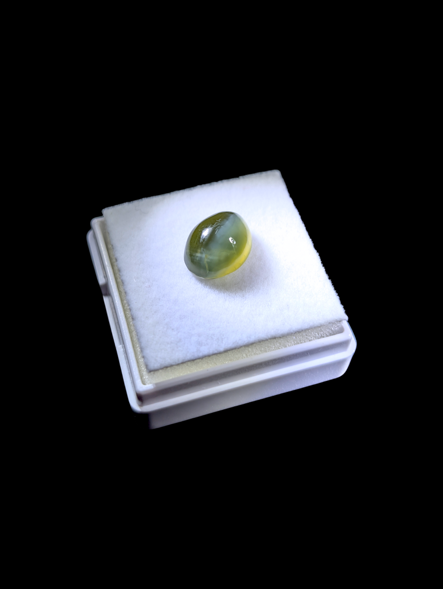 Cabochon Cut 3.15 Carat Genuine Green Moonstone