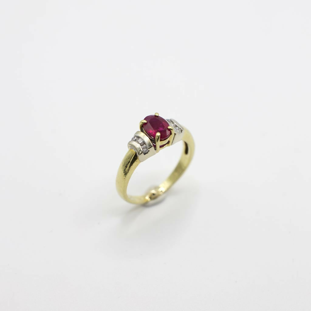 Vintage Genuine Diamond and Ruby Ring in 18K Yellow Gold