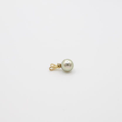 Vintage Dainty 14K Yellow Gold Gray Pearl and Diamond Charm