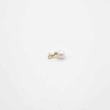 Vintage 14K Yellow Gold White Pearl and Genuine Diamond Charm