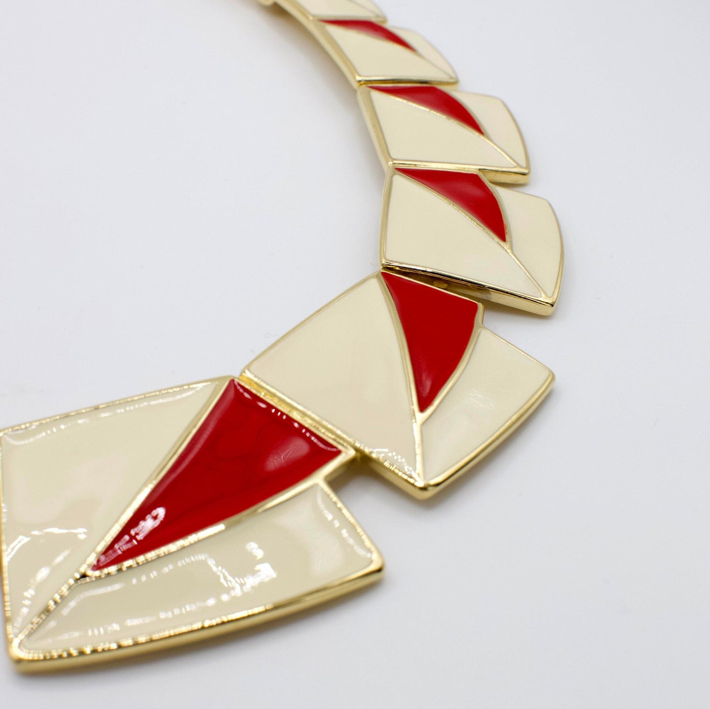 1970s-1980s RARE Vintage Trifari Kunio Matsumoto Designer Red and White Enamel Necklace