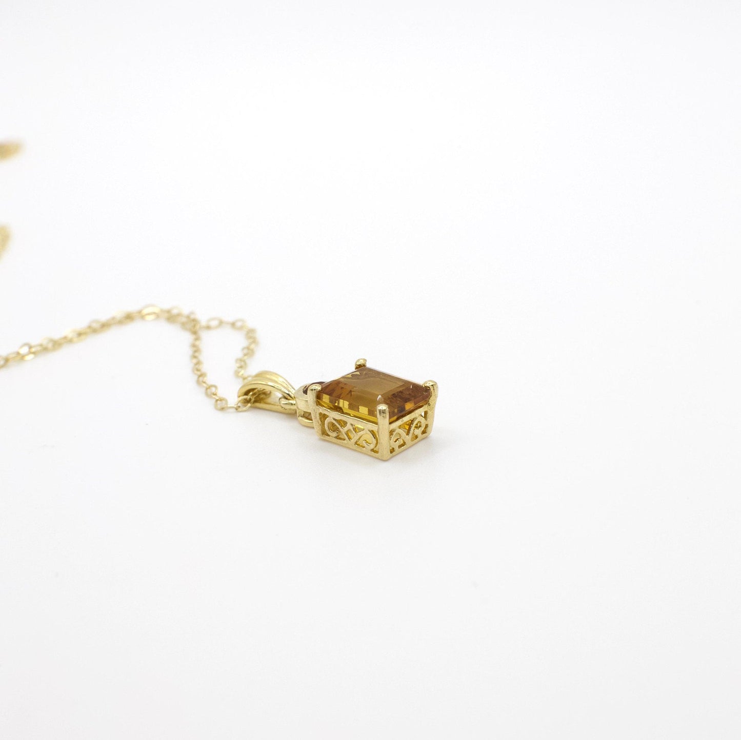 Vintage Genuine Marialite and Citrine Gold Tone Pendant Necklace