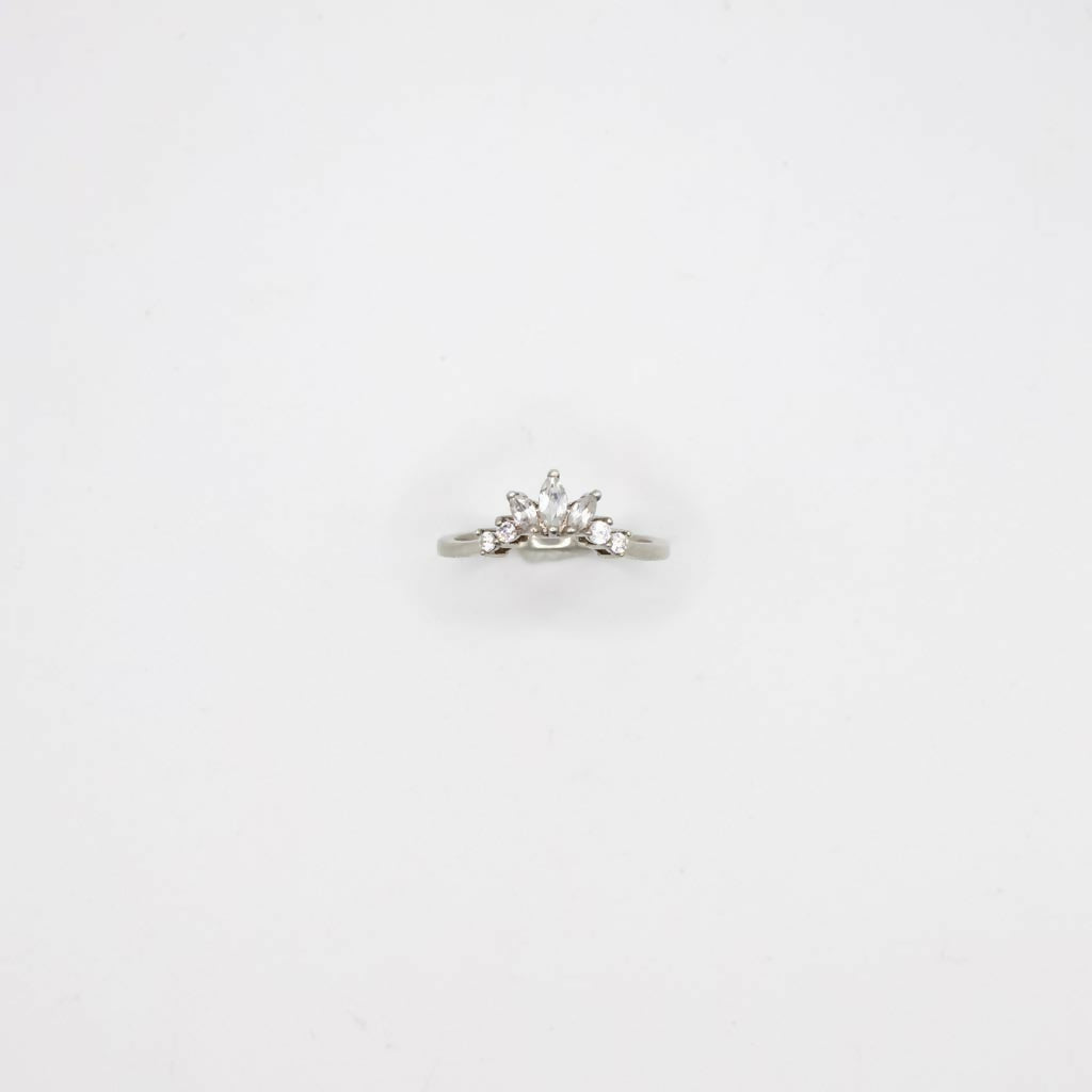 Vintage Genuine White Topaz and Sterling Silver Contour Band Ring