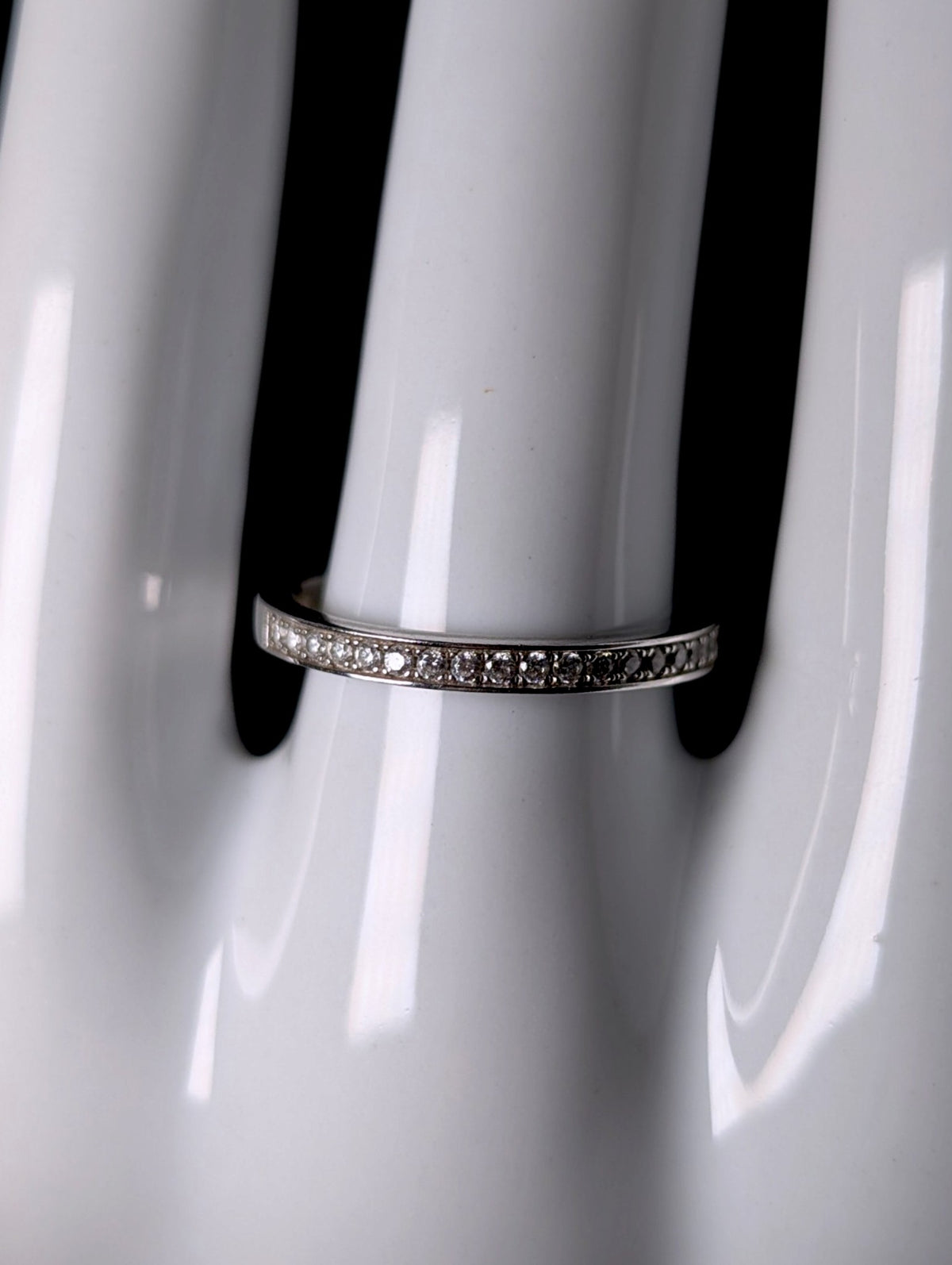 Vintage Jeulia Simulated Diamond Eternity Stackable Sterling Silver Band Ring