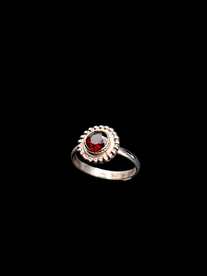 Vintage Dainty Solitaire Garnet 925 Sterling Silver Ring