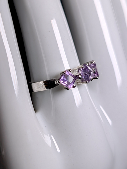 Vintage Diamond Cut 3 Stone Genuine Lavender Amethyst Sterling Silver Ring