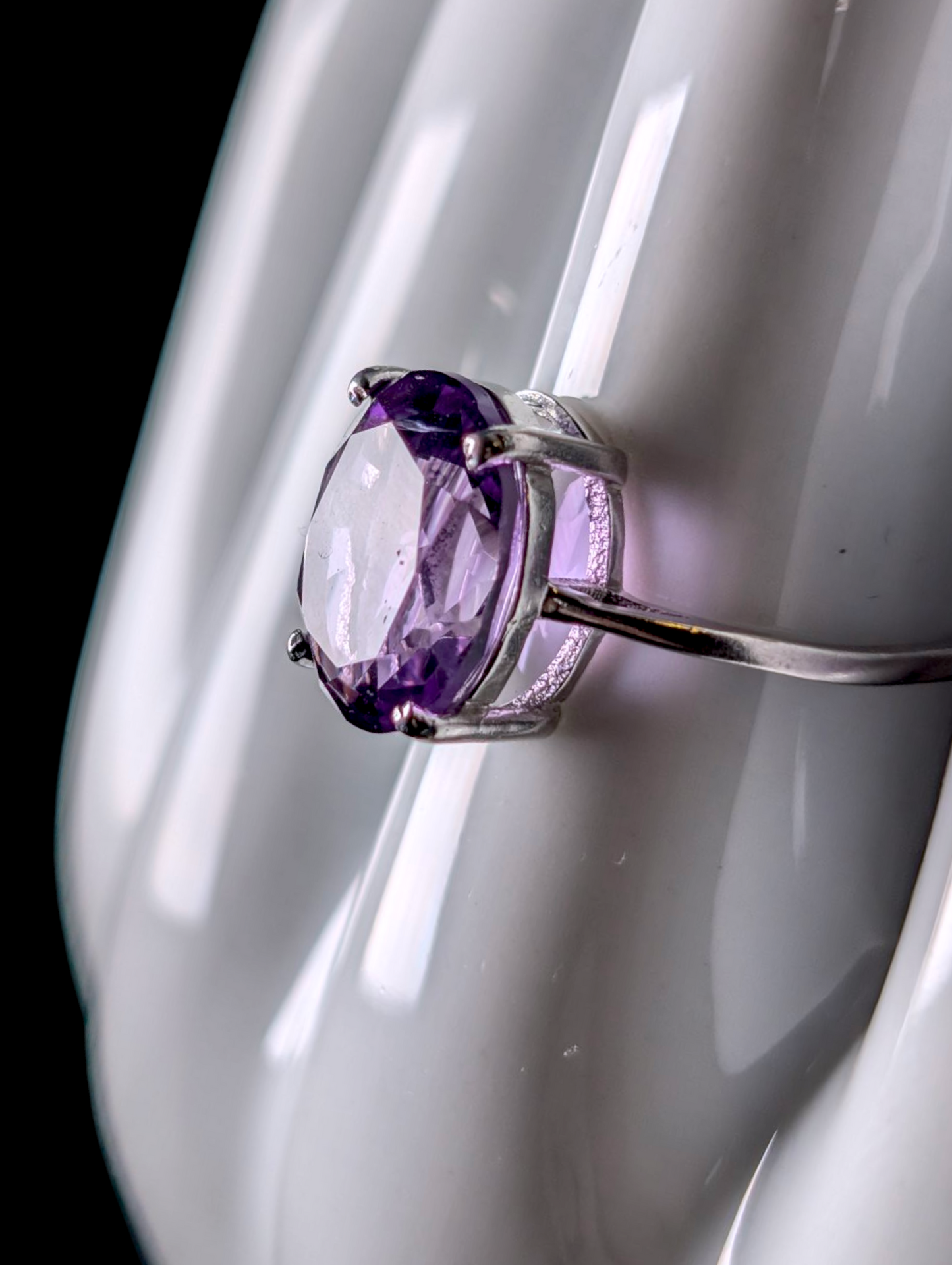 Vintage Oval Cut Genuine Purple Amethyst Solitaire Sterling Silver Ring