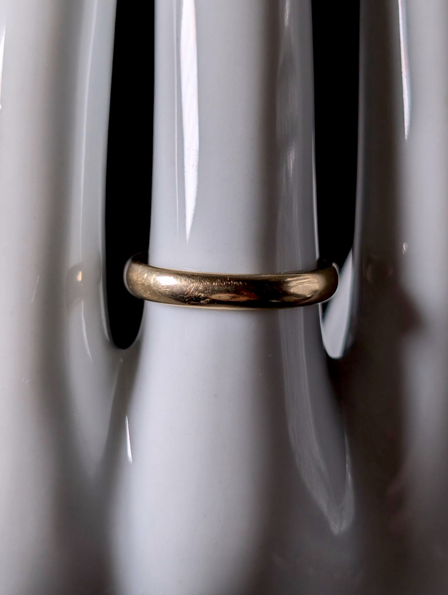 Vintage 1950s-1960s Traditional 14k Yellow Gold 3.3mm Wedding Band Ring